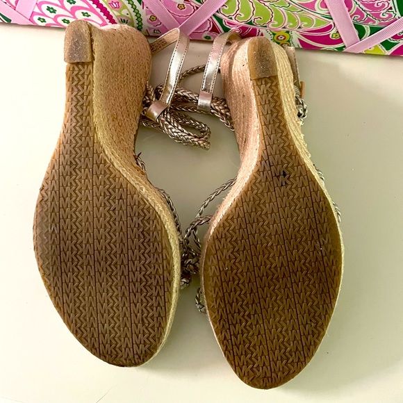 MICHAEL Michael Kors Metallic Gold Wedge Sandals. Size 9.5 - Picture 4 of 4